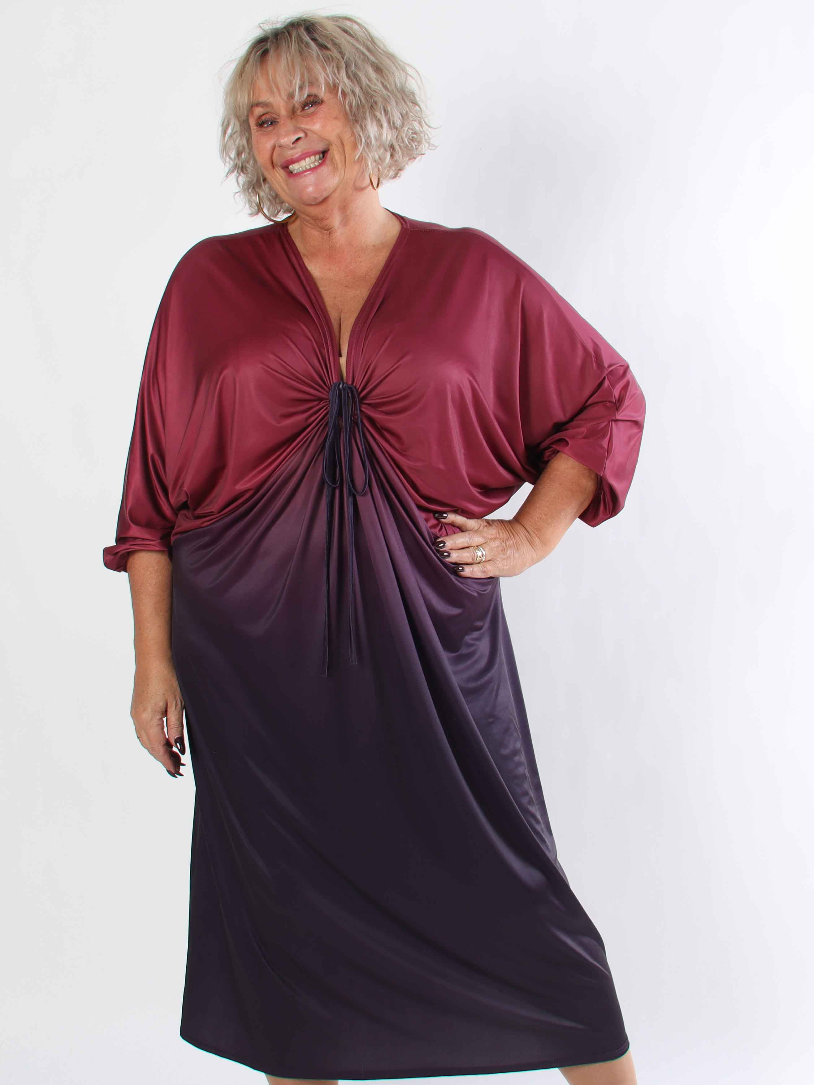 Ismene - Lang plus size tunikakjole i flere farvenuancer